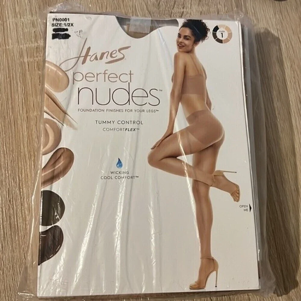 Hanes Silk Reflections Women's Perfect Nudes Control Top Pantyhose. Size 1/2x.